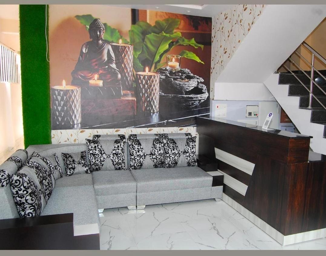 Varun Residency Бадрачалам Екстериор снимка